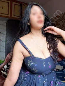 Pune Call Girl Charu wearing black dress give pose
