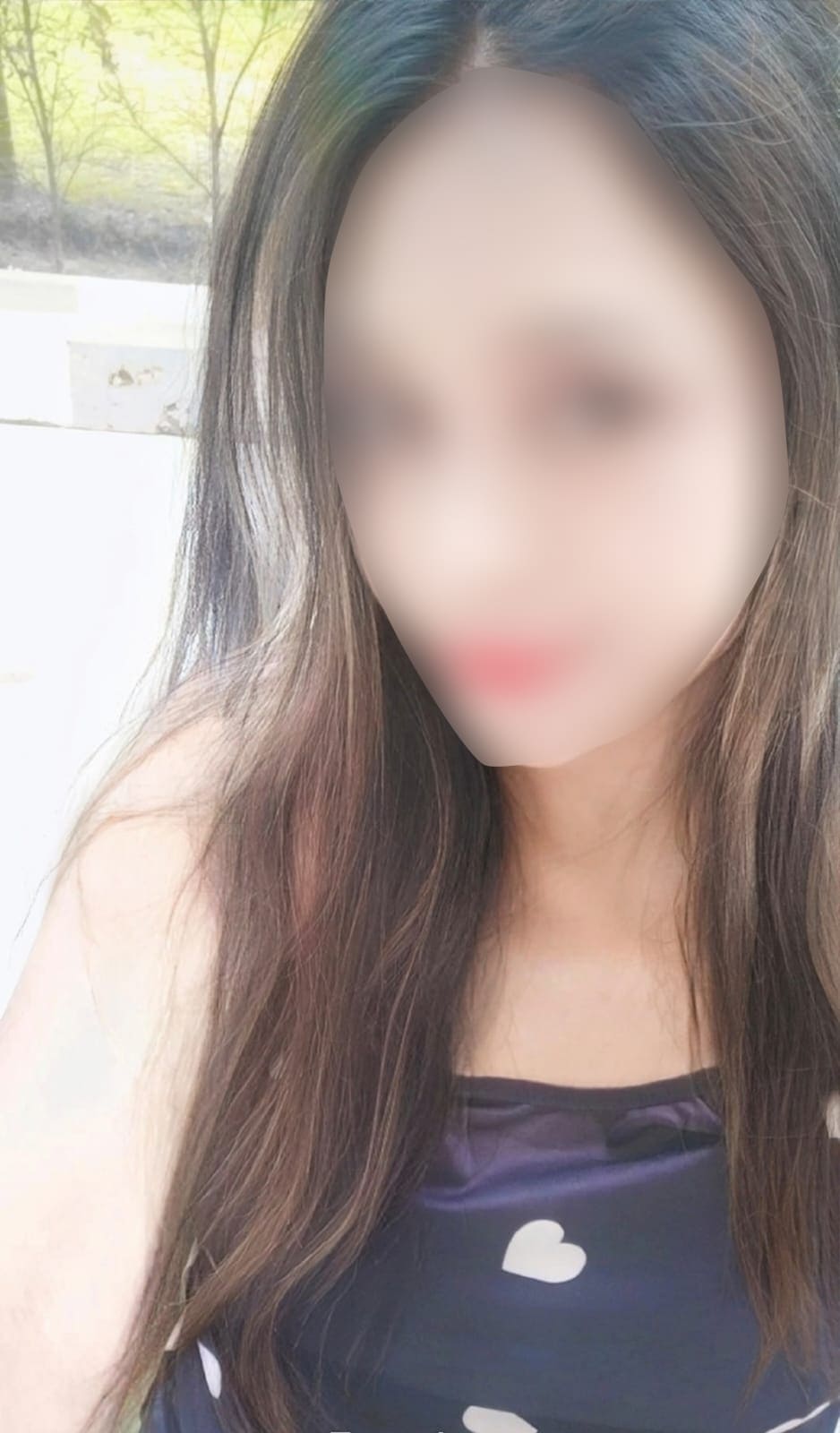 Independent Pune Escort Esha seeing deeply n camera lence